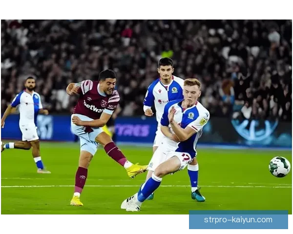 布莱克本蓝白方格近期表现稳定，球队在英冠联赛中逐渐找到节奏与信心